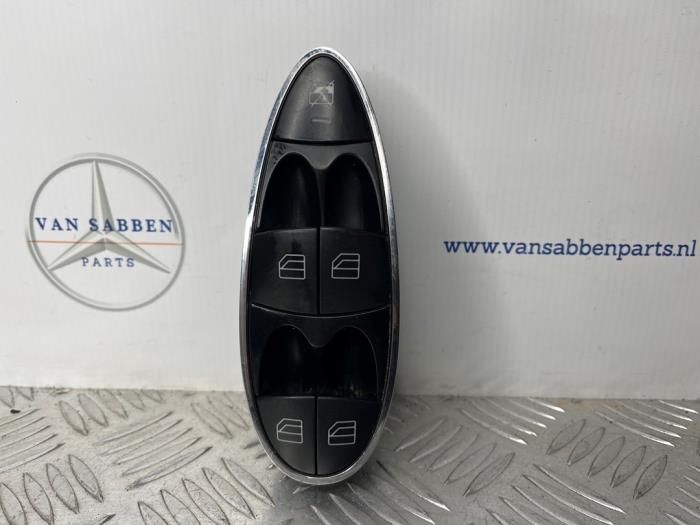 Usados Interruptor de ventanilla eléctrica Mercedes E (W211) 3.5 E-350 4-Matic V6 24V Precio € 40,00 Norma de margen ofrecido por van Sabben Parts