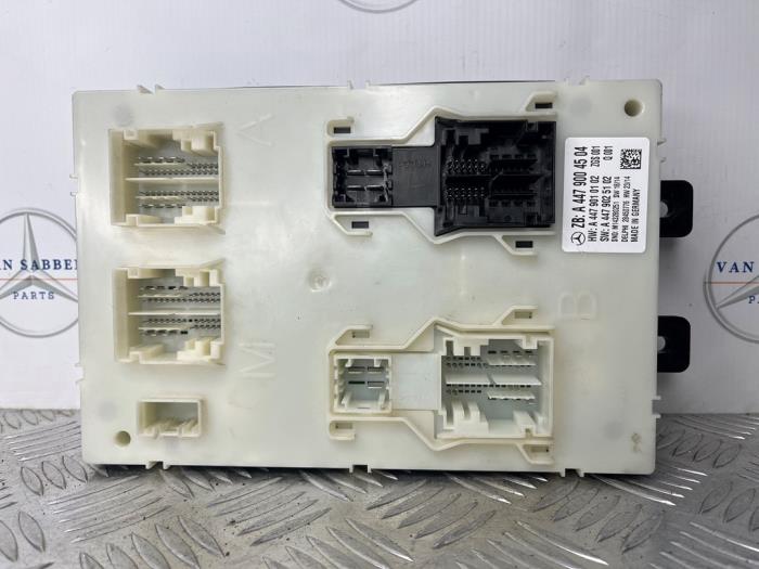 Używane Modul Comfort Mercedes V (447.8) 2.1 250 BlueTEC, 250 d 16V 4-Matic Cena € 151,25 Z VAT oferowane przez van Sabben Parts