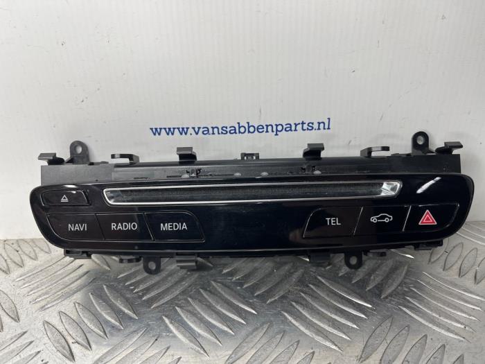 Gebrauchte Bedienung BordSteuergerät Mercedes C Estate (S205) C-200 2.0 CGI 16V Preis € 25,00 Margenregelung angeboten von van Sabben Parts