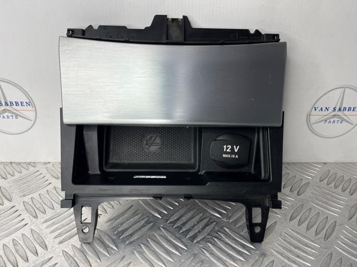 Begagnade Askkopp, fram Mercedes C (W204) 2.2 C-220 CDI 16V BlueEFFICIENCY Pris € 25,00 Marginaltabell erbjuds av van Sabben Parts