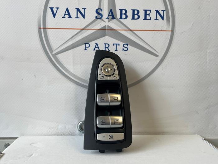 Usados Interruptor de ventanilla eléctrica Mercedes C (W205) C-200 2.0 CGI 16V Precio € 60,00 Norma de margen ofrecido por van Sabben Parts