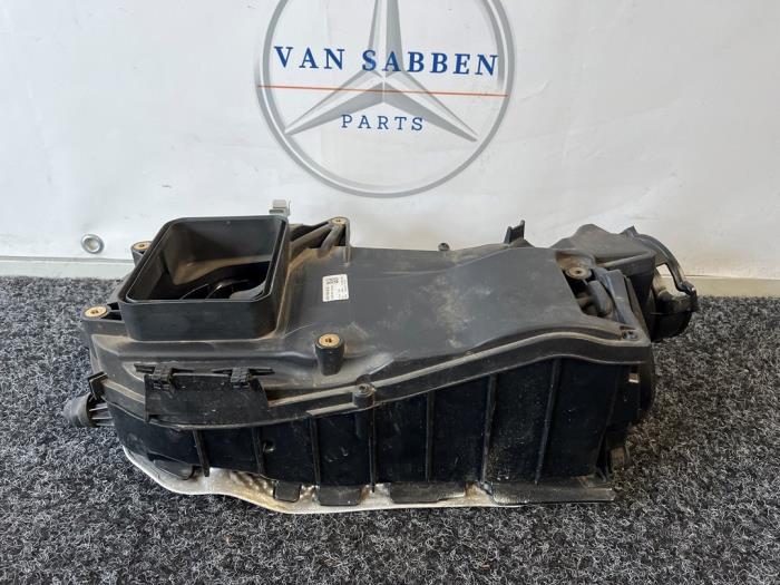 Begagnade Luftfilterhus Mercedes C Estate (S205) C-220 CDI 2.2 16V BlueTEC Pris € 30,00 Marginaltabell erbjuds av van Sabben Parts