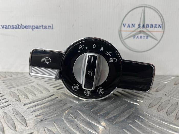 Używane Przelacznik swiatel Mercedes S (W221) 3.0 S-320 CDI 24V Cena € 30,00 Procedura marży oferowane przez van Sabben Parts
