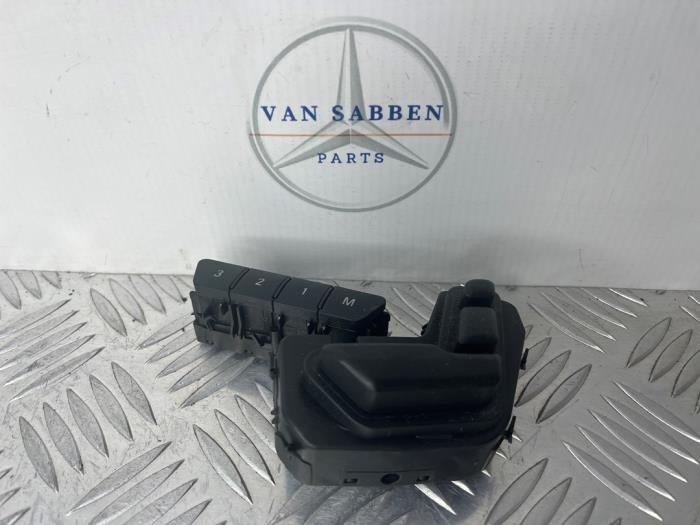 Begagnade Brytare, eldrivet säte Mercedes E (W212) E-220 CDI 16V BlueEfficiency Pris € 50,00 Marginaltabell erbjuds av van Sabben Parts