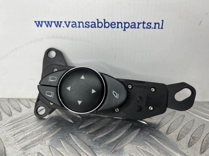 Usados Interruptor de retrovisor Mercedes E (W211) 3.2 E-280 CDI 24V Precio € 25,00 Norma de margen ofrecido por van Sabben Parts