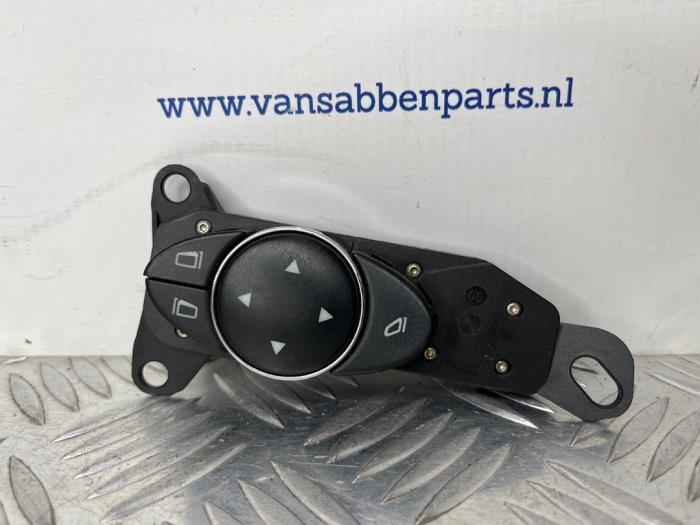 Usados Interruptor de retrovisor Mercedes E (W211) 3.2 E-320 CDI 24V Precio € 20,00 Norma de margen ofrecido por van Sabben Parts