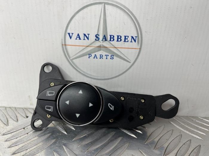 Usados Interruptor de retrovisor Mercedes CLS (C219) 320 CDI 24V Precio € 25,00 Norma de margen ofrecido por van Sabben Parts