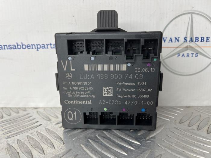 Używane Modul centralnego zamka Mercedes ML III (166) 3.0 ML-350 BlueTEC V6 24V 4-Matic Cena € 50,00 Procedura marży oferowane przez van Sabben Parts