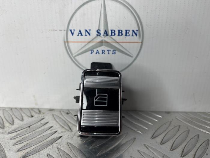 Usados Interruptor de ventanilla eléctrica Mercedes S (W221) 3.0 S-320 CDI 24V Precio € 25,00 Norma de margen ofrecido por van Sabben Parts