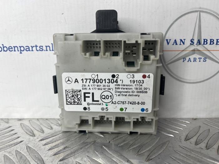 Używane Modul centralnego zamka Mercedes A (177.0) 1.3 A-180 Turbo 16V Cena € 20,00 Procedura marży oferowane przez van Sabben Parts