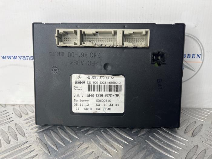 Używane Modul climatronic Mercedes S (W221) 3.0 S-320 CDI 24V Cena € 75,00 Procedura marży oferowane przez van Sabben Parts