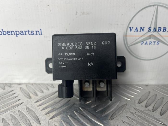 Begagnade Relä Mercedes E (W211) 2.2 E-200 CDI 16V Pris € 25,00 Marginaltabell erbjuds av van Sabben Parts