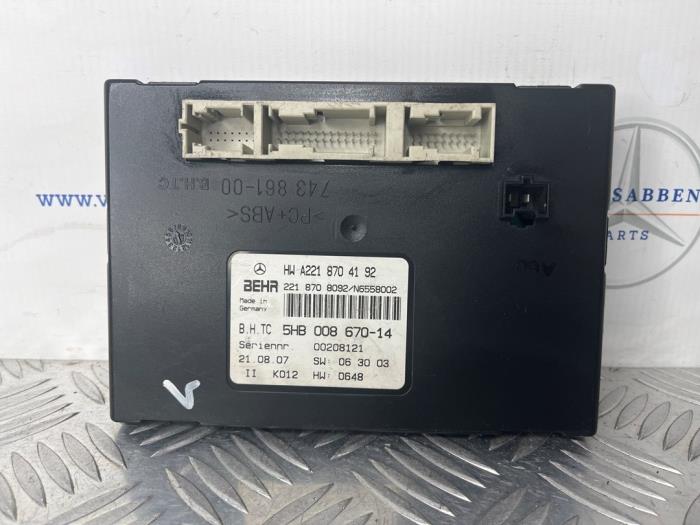 Używane Modul climatronic Mercedes S (W221) 3.0 S-320 CDI 24V Cena € 75,00 Procedura marży oferowane przez van Sabben Parts