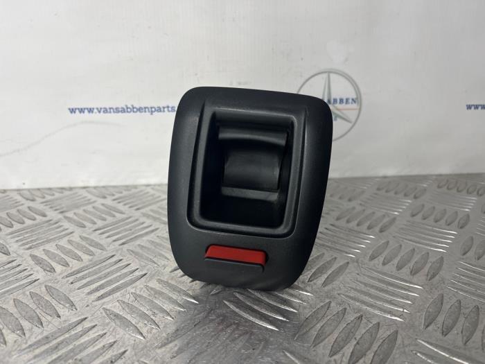 Begagnade Baksäteslås Mercedes B (W246/W242) 1.8 B-180 CDI BlueEFFICIENCY 16V Pris € 75,00 Marginaltabell erbjuds av van Sabben Parts