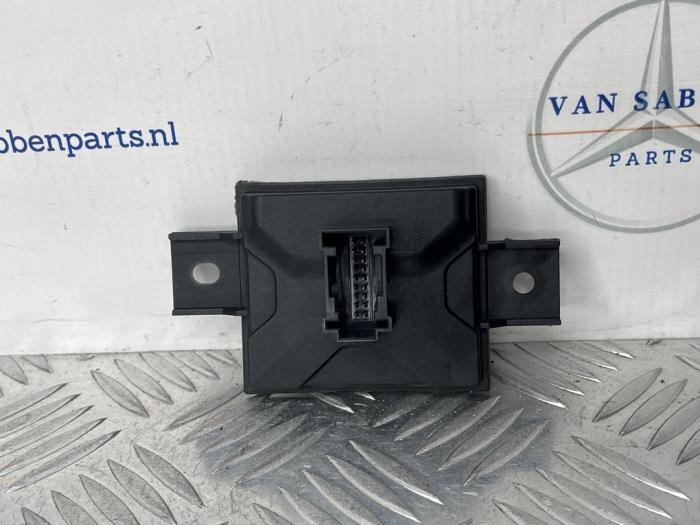 Usagé Module caméra Mercedes C (W205) C-350 e 2.0 16V Prix € 50,00 Règlement à la marge proposé par van Sabben Parts