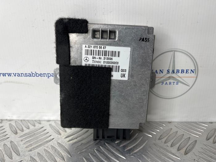 Używane Modul Comfort Mercedes S (W221) 3.0 S-320 CDI 24V Cena € 100,00 Procedura marży oferowane przez van Sabben Parts