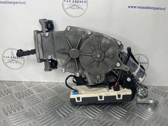Używane Silnik tylnej klapy Mercedes E Estate (S212) E-200 CGI 16V BlueEfficiency Cena € 100,00 Procedura marży oferowane przez van Sabben Parts