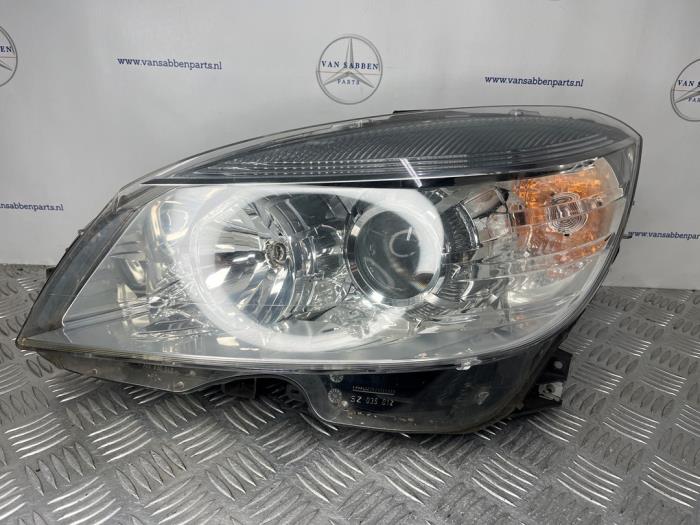 Gebrauchte Scheinwerfer links Mercedes C Estate (S204) 2.2 C-200 CDI 16V . Preis € 200,00 Margenregelung angeboten von van Sabben Parts