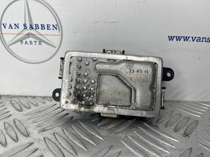 Usagé Régulateur de tension Mercedes CLS (C218) 250 CDI BlueEfficiency,BlueTEC, 250 d Prix € 30,00 Règlement à la marge proposé par van Sabben Parts