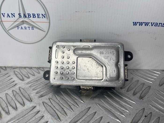 Usagé Régulateur de tension Mercedes CLS (C218) 250 CDI BlueEfficiency,BlueTEC, 250 d Prix € 30,00 Règlement à la marge proposé par van Sabben Parts