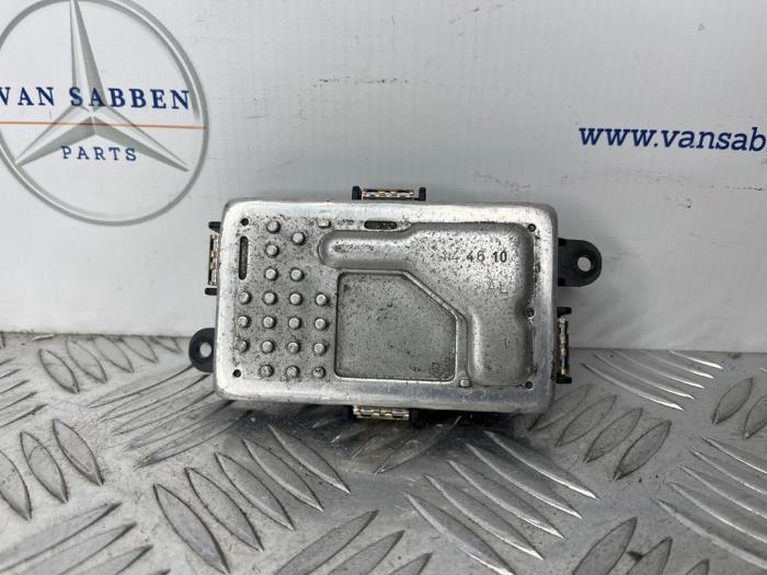 Usagé Régulateur de tension Mercedes CLS (C218) 250 CDI BlueEfficiency,BlueTEC, 250 d Prix € 30,00 Règlement à la marge proposé par van Sabben Parts
