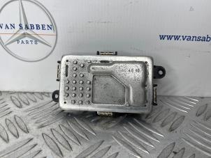 Usagé Régulateur de tension Mercedes CLS (C218) 250 CDI BlueEfficiency,BlueTEC, 250 d Prix € 30,00 Règlement à la marge proposé par van Sabben Parts