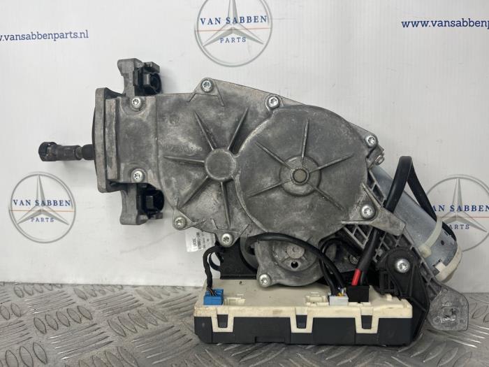 Używane Silnik tylnej klapy Mercedes E Estate (S212) E-220 CDI 16V BlueEfficiency Cena € 75,00 Procedura marży oferowane przez van Sabben Parts