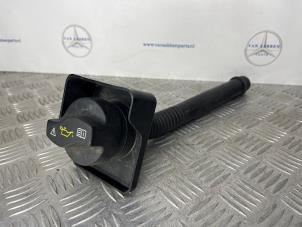 Begagnade Oljepåfyllningsrör Mercedes Vito (447.6) 1.6 109 CDI 16V Pris € 60,50 Inklusive moms erbjuds av van Sabben Parts