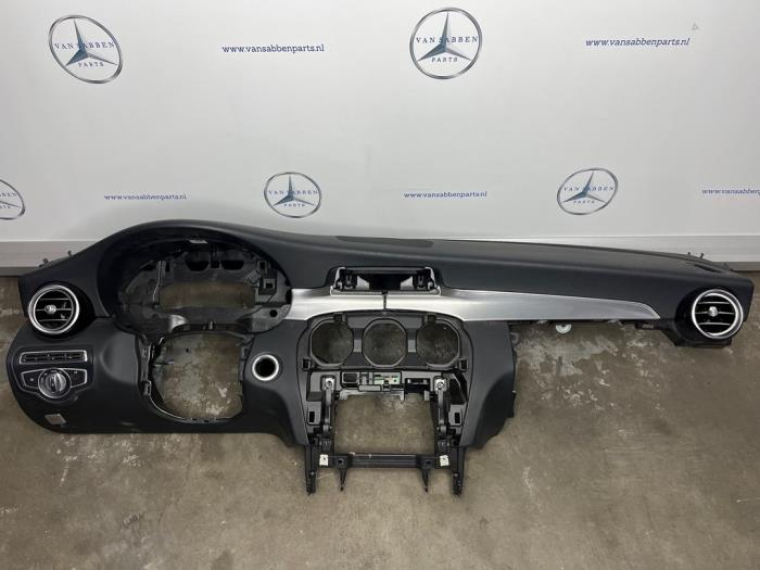 Używane Panel Mercedes C (W205) 2.2 C-220 CDI 16V BlueTEC Cena € 600,00 Procedura marży oferowane przez van Sabben Parts