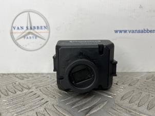 Begagnade Elektronisk tändnyckel Mercedes S (W221) 3.0 S-320 CDI 24V Pris € 150,00 Marginaltabell erbjuds av van Sabben Parts