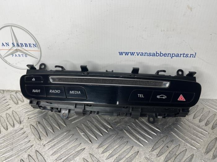 Usagé Commande ordinateur de bord Mercedes C (W205) 2.2 C-220 CDI 16V BlueTEC Prix € 20,00 Règlement à la marge proposé par van Sabben Parts
