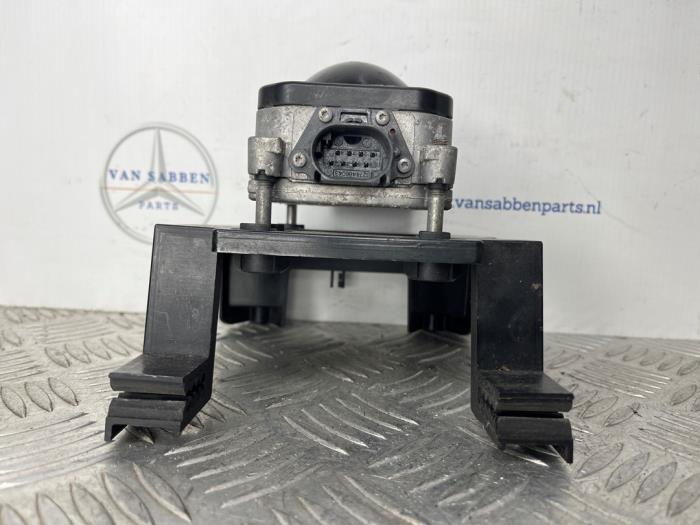 Begagnade Radarsensor Mercedes C (W205) C-300 2.0 Turbo 16V Pris € 350,00 Marginaltabell erbjuds av van Sabben Parts