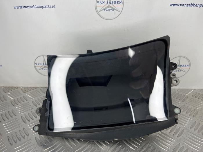 Gebrauchte Frontscheibenanzeige Mercedes A (177.0) 2.0 A-200d 4Matic Preis € 250,00 Margenregelung angeboten von van Sabben Parts