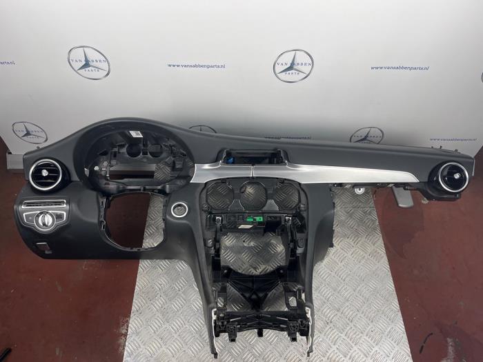 Używane Panel Mercedes C (W205) 2.2 C-220 CDI 16V BlueTEC Cena € 350,00 Procedura marży oferowane przez van Sabben Parts