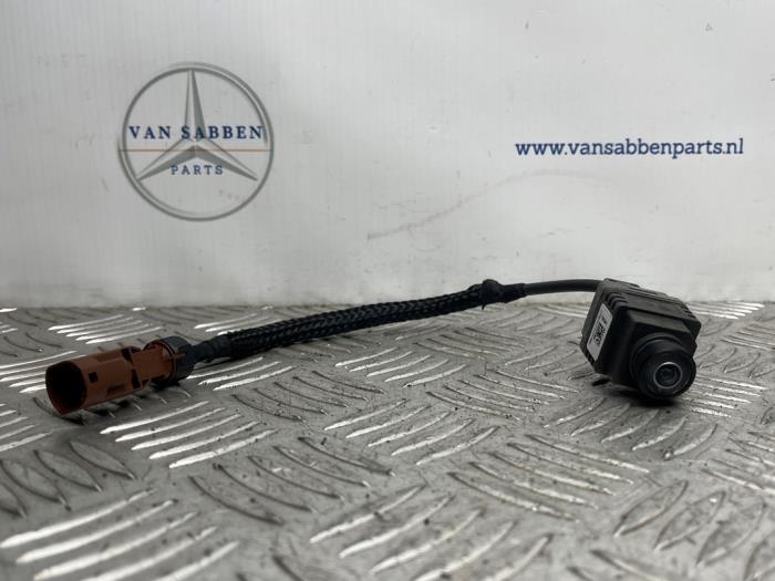 Używane Kamera cofania Mercedes GLC (X253) 2.0 250 16V 4-Matic Cena € 150,00 Procedura marży oferowane przez van Sabben Parts