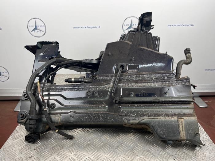 Używane Element karoserii prawy przód Mercedes C (W206) C-220d 2.0 Turbo 16V Cena € 800,00 Procedura marży oferowane przez van Sabben Parts