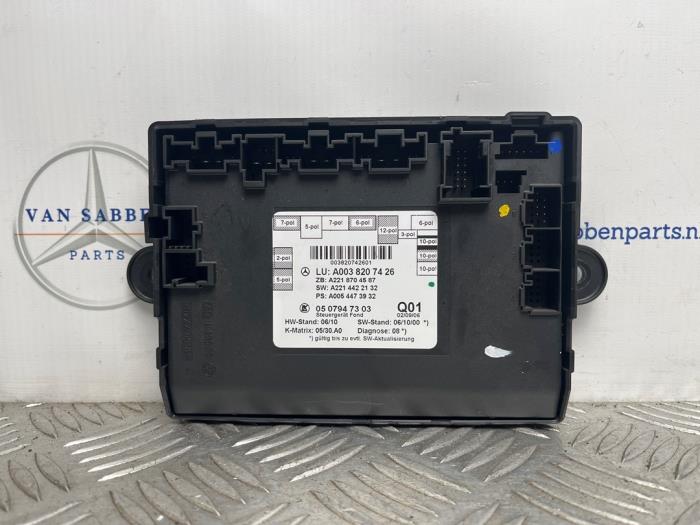 Używane Modul centralnego zamka Mercedes S (W221) 3.0 S-320 CDI 24V 4-Matic Cena € 100,00 Procedura marży oferowane przez van Sabben Parts