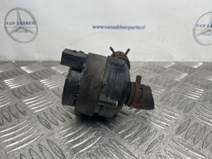 Begagnade Vattenpump Mercedes E Estate (S212) E-200 CDI 16V BlueEfficiency,BlueTEC Pris € 20,00 Marginaltabell erbjuds av van Sabben Parts