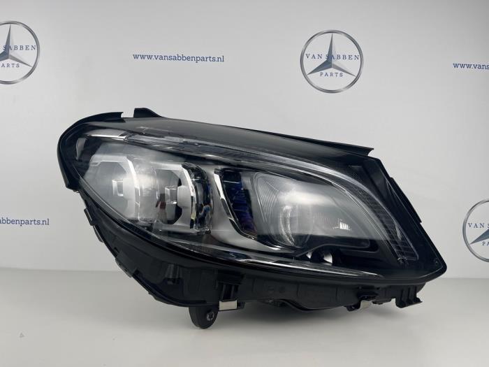 Gebrauchte Scheinwerfer rechts Mercedes C (W205) 2.2 C-220 CDI 16V BlueTEC Preis € 1.100,00 Margenregelung angeboten von van Sabben Parts