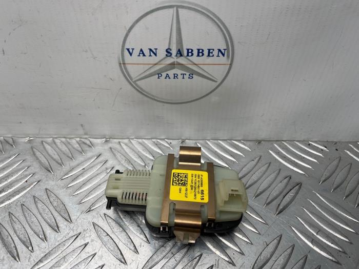 Gebrauchte Regensensor Mercedes C (W205) C-200 2.0 CGI 16V Preis € 20,00 Margenregelung angeboten von van Sabben Parts
