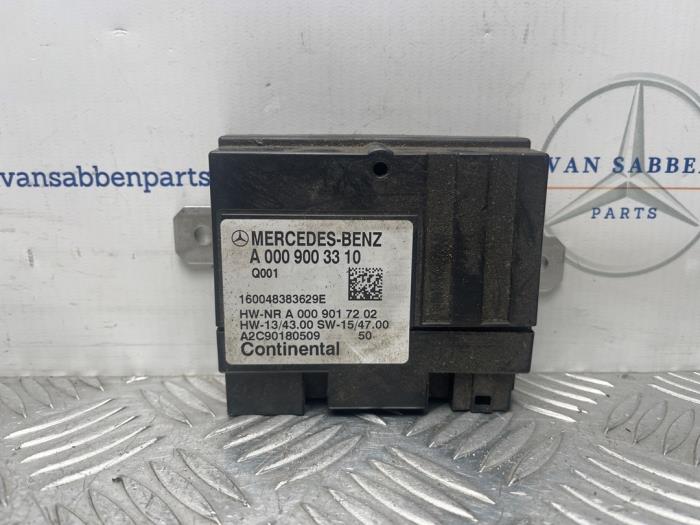 Begagnade Elektrisk bränslemodul Mercedes E (W213) E-200d 2.0 Turbo 16V Pris € 30,00 Marginaltabell erbjuds av van Sabben Parts