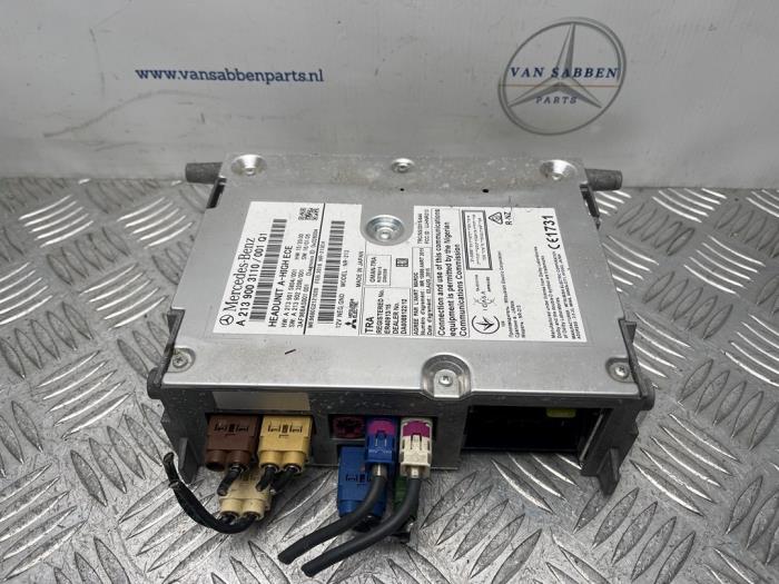Begagnade Radio Mercedes E (W213) E-200d 2.0 Turbo 16V Pris € 600,00 Marginaltabell erbjuds av van Sabben Parts