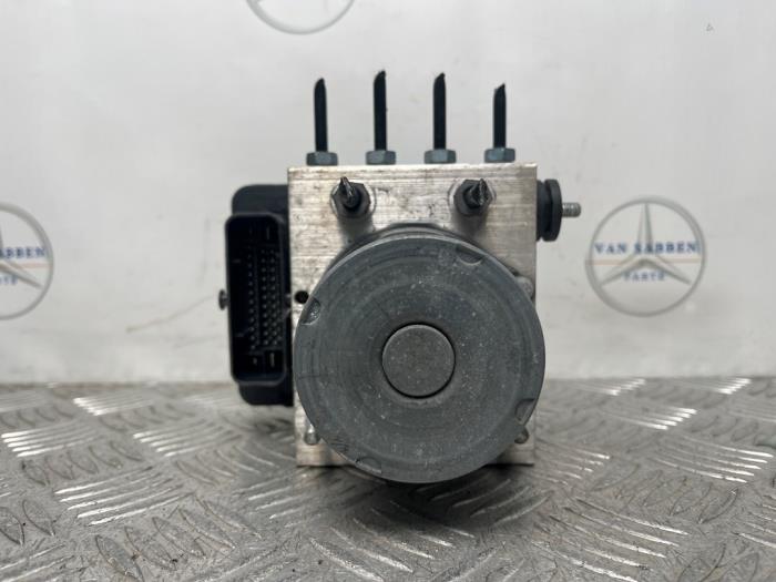 Begagnade ABS-pump Mercedes Vito (447.6) 2.2 114 CDI 16V Pris € 181,50 Inklusive moms erbjuds av van Sabben Parts