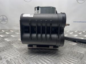 Luftpump (fjädring) från en Mercedes-Benz GLC (X254) 2.0 200 16V 4-Matic 2024
