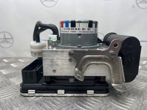 Luftpump (fjädring) från en Mercedes-Benz GLC (X254) 2.0 200 16V 4-Matic 2024