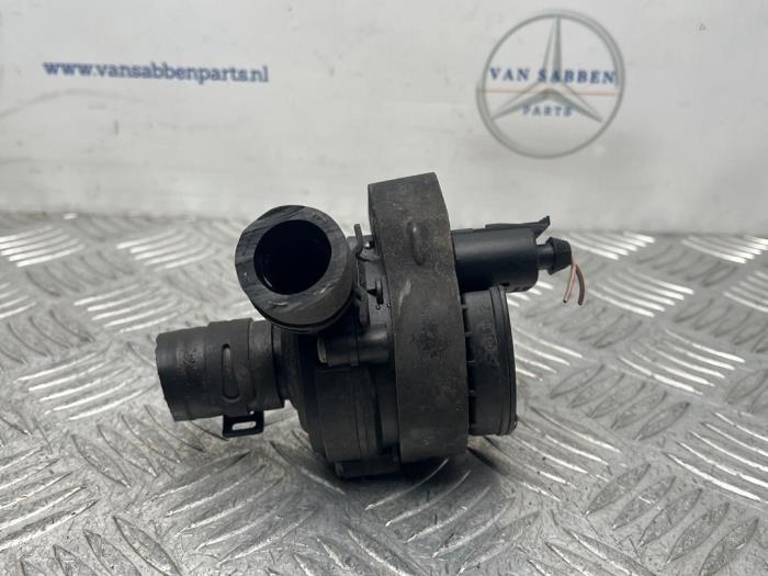 Begagnade Vattenpump Mercedes E Estate (S212) E-200 CDI 16V BlueEfficiency,BlueTEC Pris € 20,00 Marginaltabell erbjuds av van Sabben Parts