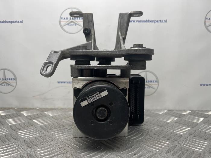 Gebrauchte ABS Pumpe Mercedes C (W204) 2.2 C-220 CDI 16V BlueEFFICIENCY Preis € 75,00 Margenregelung angeboten von van Sabben Parts