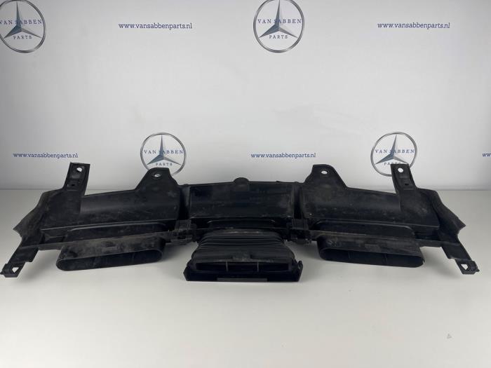 Begagnade Front Mercedes GLC (X253) 3.0 350d V6 24V 4-Matic Pris € 40,00 Marginaltabell erbjuds av van Sabben Parts