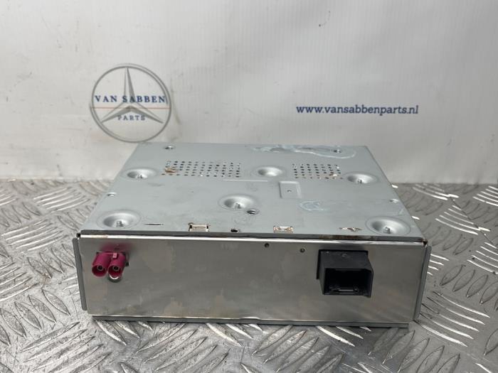 Używane Modul radiowy Mercedes GLC (X253) 3.0 350d V6 24V 4-Matic Cena € 100,00 Procedura marży oferowane przez van Sabben Parts