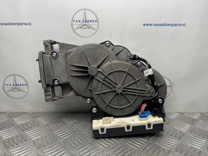 Używane Silnik tylnej klapy Mercedes GLC (X253) 3.0 350d V6 24V 4-Matic Cena € 100,00 Procedura marży oferowane przez van Sabben Parts